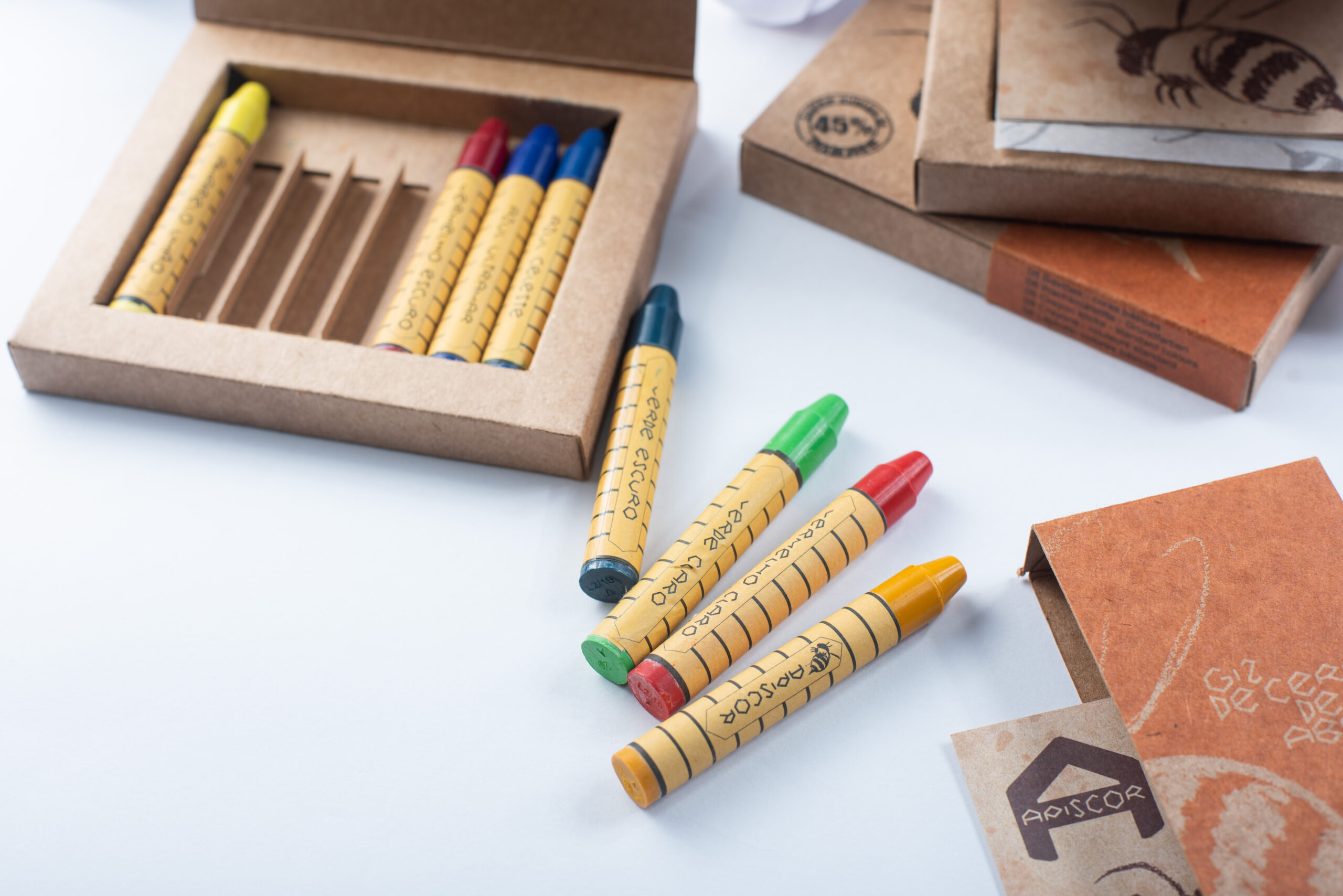 Bastón de cera de abejas Apiscor 8 unidades - colores básicas - Imagen 3